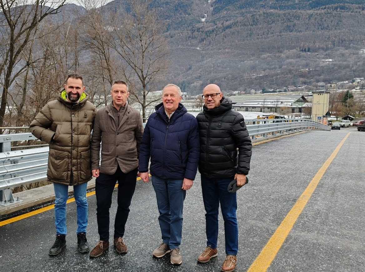 Ha Riaperto Oggi Al Traffico Il Ponte Di Brissogne La Prima Linea