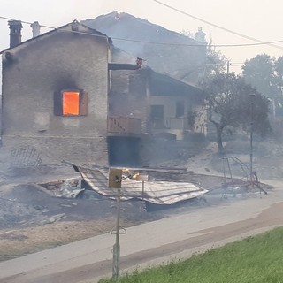 Un'abitazione coinvolta dalle fiamme (FB Edy Betemps