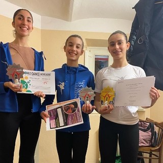 Da sn Martina Antonia, Maria e Serena dopo la premiazione