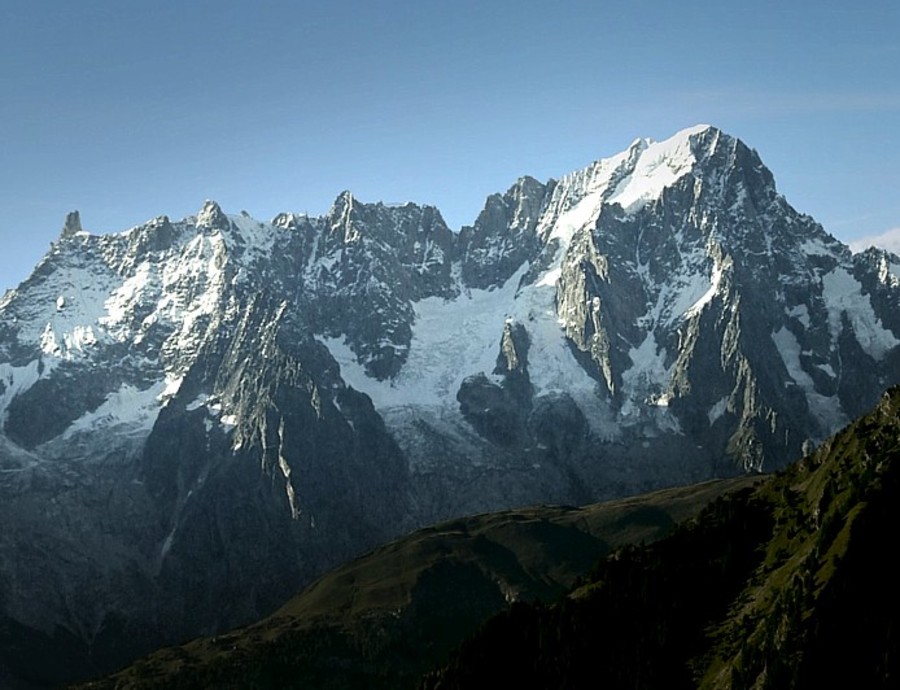 Impossibile oggi recuperare gli alpinisti bloccati sulle Jorasses