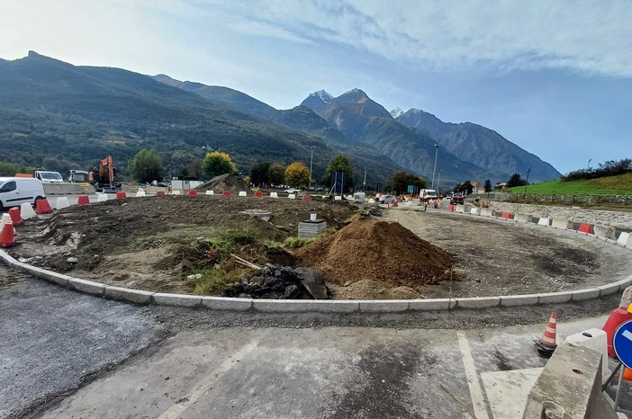 Nuova rotonda a Nus, dal 17 ottobre deviazione del traffico per Fénis e per casello autostrada