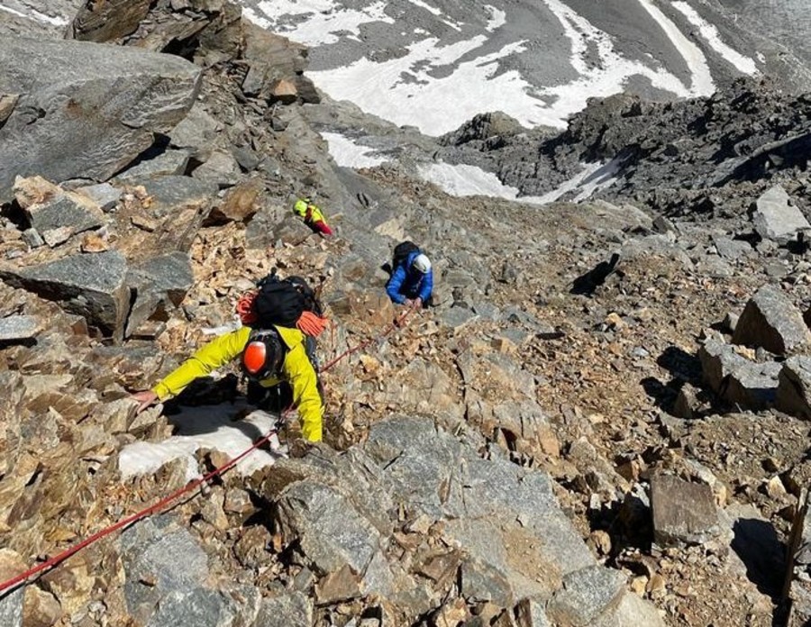 Recuperati alpinisti bloccati dalla stanchezza sul Granpa