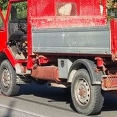 Rilevata dalla Polizia locale la lunga frenata del camion