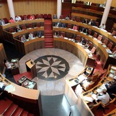 Pieno sostegno all'Assemblea della Corsica da deputato Manes e gruppo UV