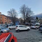 Auto bloccate questa mattina in viale della Pace