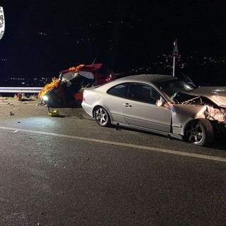 Violento scontro tra due auto alle porte di Aosta, sono tre i feriti