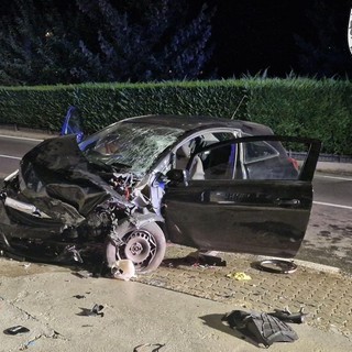 Violento scontro tra due auto sulla statale 26 a Nus