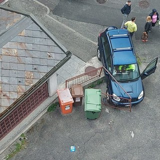 A folle velocità causa incidente e fugge, caccia ad Aosta a un'auto pirata