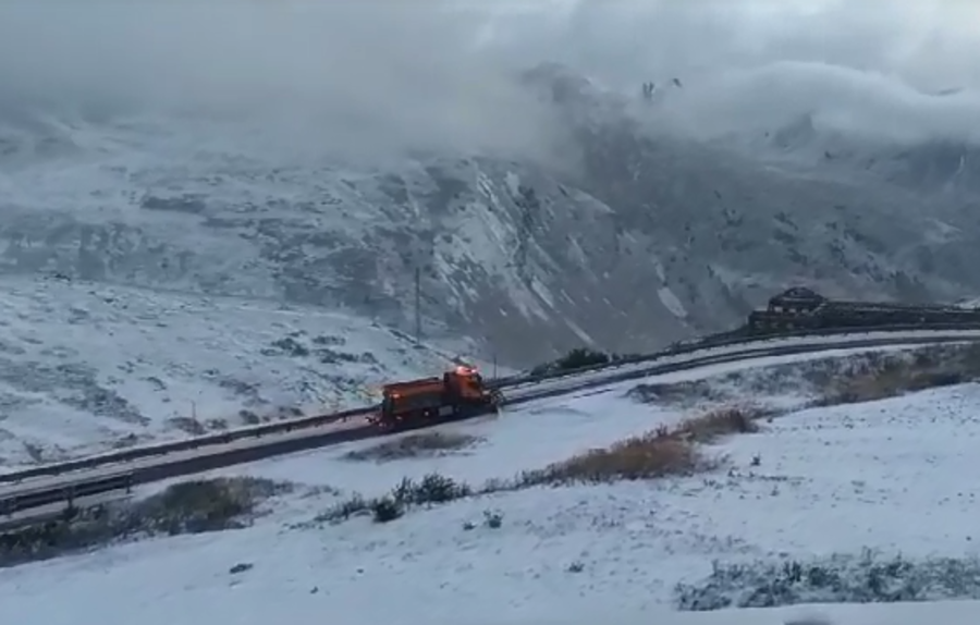 Prima neve in Valle, Anas in azione per pulizia e salatura dei colli VIDEO