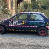 Scritte oscene e sessiste su un'auto dei coscritti della Plaine, la polizia le fa rimuovere