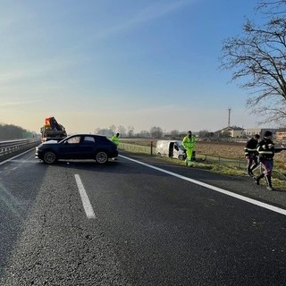 Ruba una Porsche a Pré-St-Didiér ma si schianta in autostrada e scappa a piedi