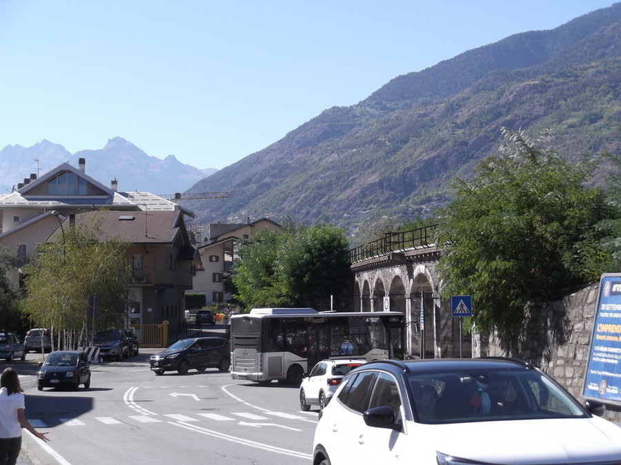 Confcommercio VdA, 'ad Aosta traffico intenso e parcheggi sempre più carenti'