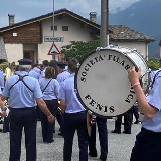 Le bande hanno animato le frazioni del paese (cliccare sull'immagine per avviare la mini gallery)