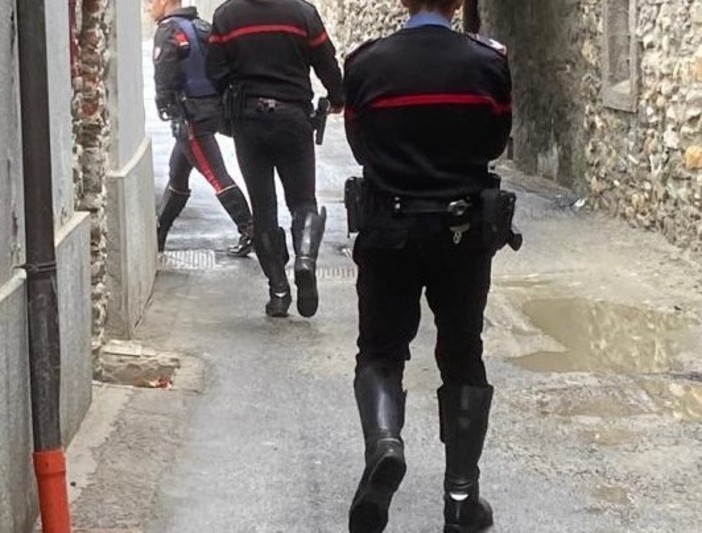 'Gioielli e soldi per salvare suo figlio'; truffatore di anziani scoperto e denunciato dai carabinieri