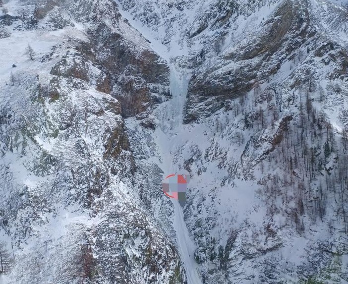 E' morto l'alpinista caduto da una cascata di ghiaccio a Cogne