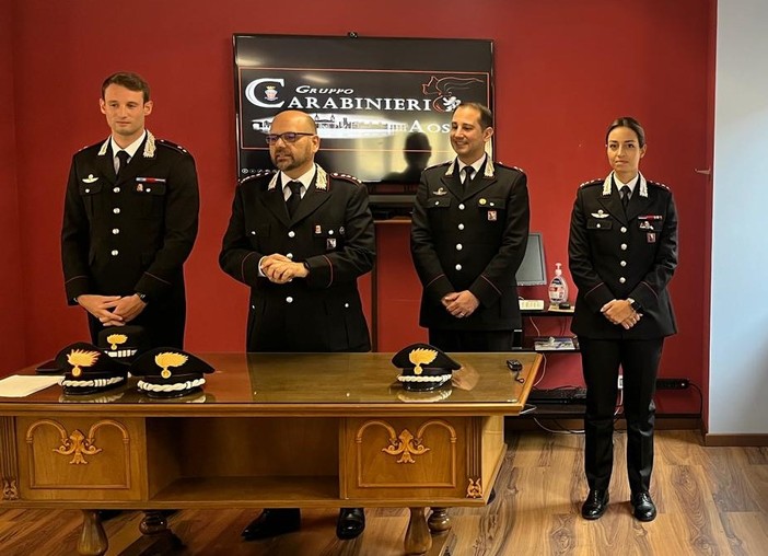 Da sn gli ufficiali Paolo Carraro, Giovanni Cuccurullo, Gianluca Carpinone e Chiara Ricciardi