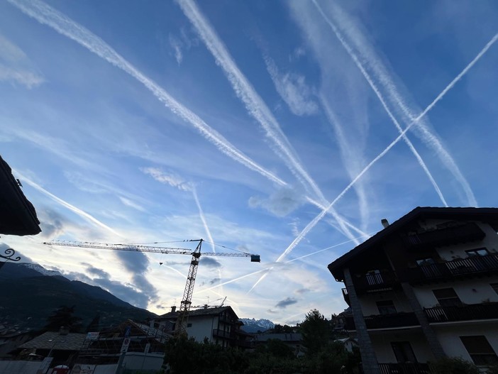 'Troppi aerei nel cielo sopra la Valle d'Aosta'