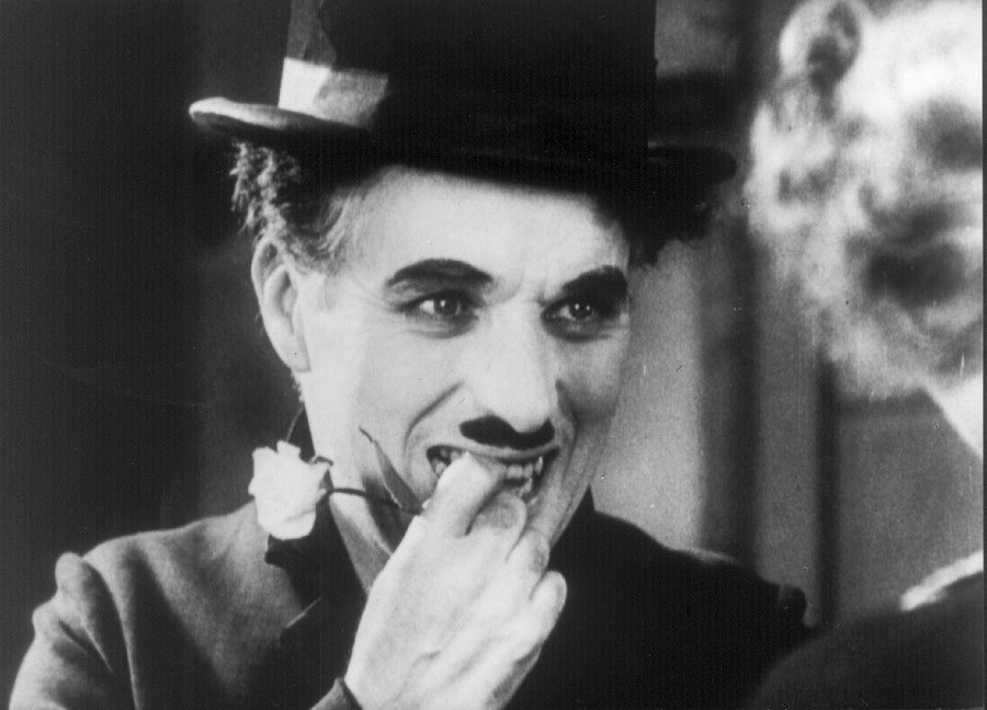 Il 7 febbraio 1914 nasce la maschera di Charlot; The Tramp-Il Vagabondo'