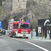 Bard, incidente di fronte all'ingresso del Forte, due feriti lievi