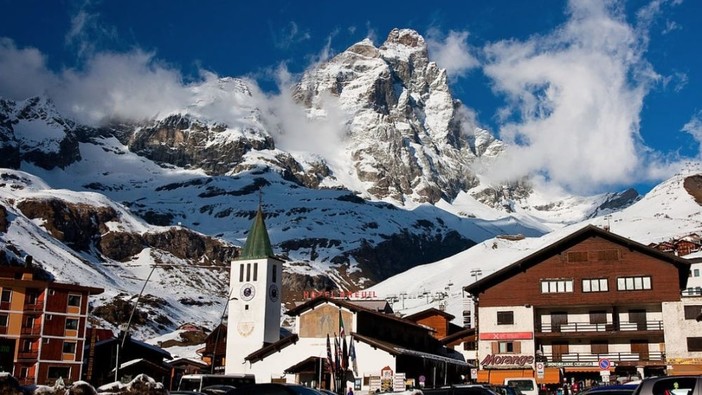 Nos Accents, Comité Traditions e Anpi contro la denominazione 'Breuil-Cervinia'