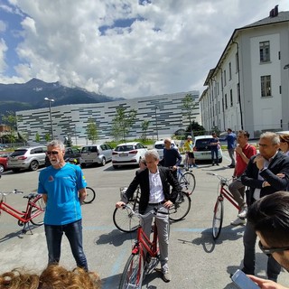 Aosta, inaugurati i primi tratti di pista ciclabile