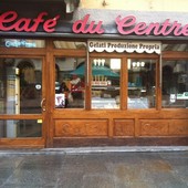 Caccia a chi usato spray al peperoncino al Café du Centre, 30 persone intossicate