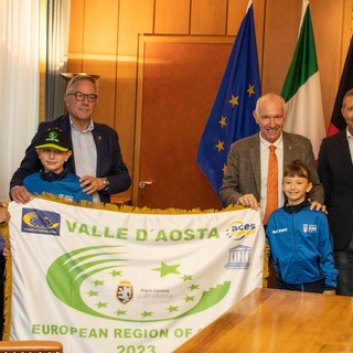 Consegnata la bandiera valdostana per la finale nazionale del Trofeo Coni