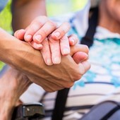 Da PCP proposta di legge sui caregiver familiari