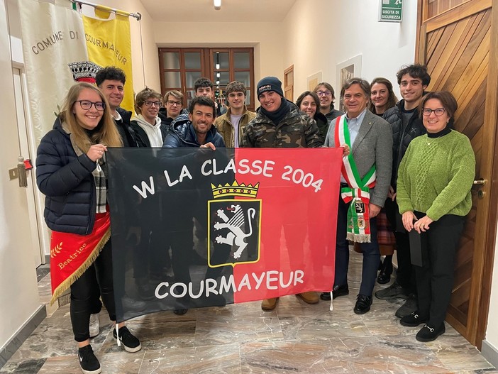 Courmayeur celebra la Maturità civica per i 28 nuovi maggiorenni