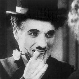 Il 7 febbraio 1914 nasce la maschera di Charlot; The Tramp-Il Vagabondo'