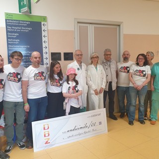 Da due associazioni 15mila euro alla Usl per acquistare un pulmino per i pazienti oncologici