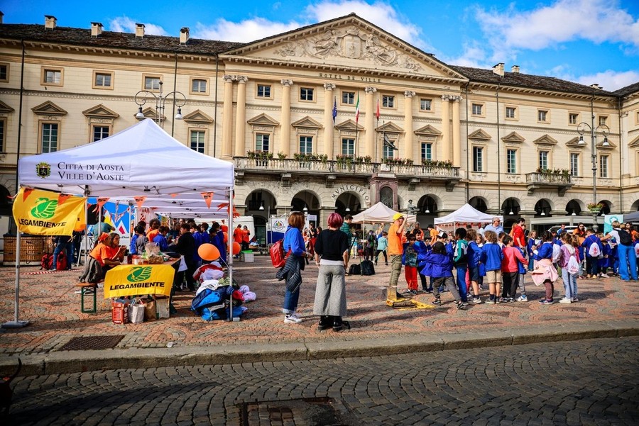 Valle d'Aosta Capitale del Dono ha animato piazza Chanoux (photo credit Roberto Roux)