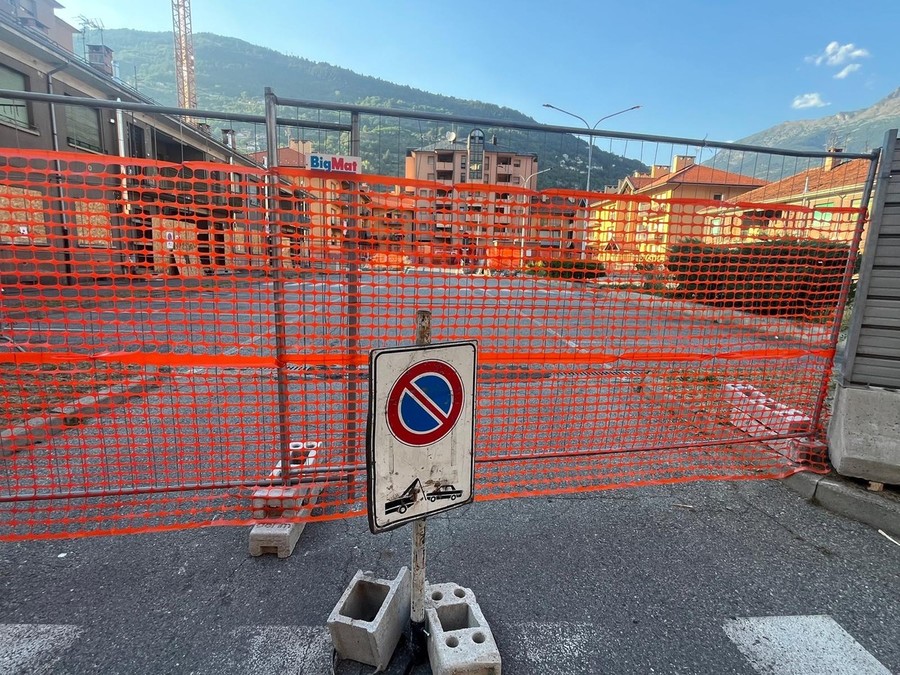 Aosta, al quartiere Cogne si cancellano i posteggi ma ci sono 340 garages inutilizzati