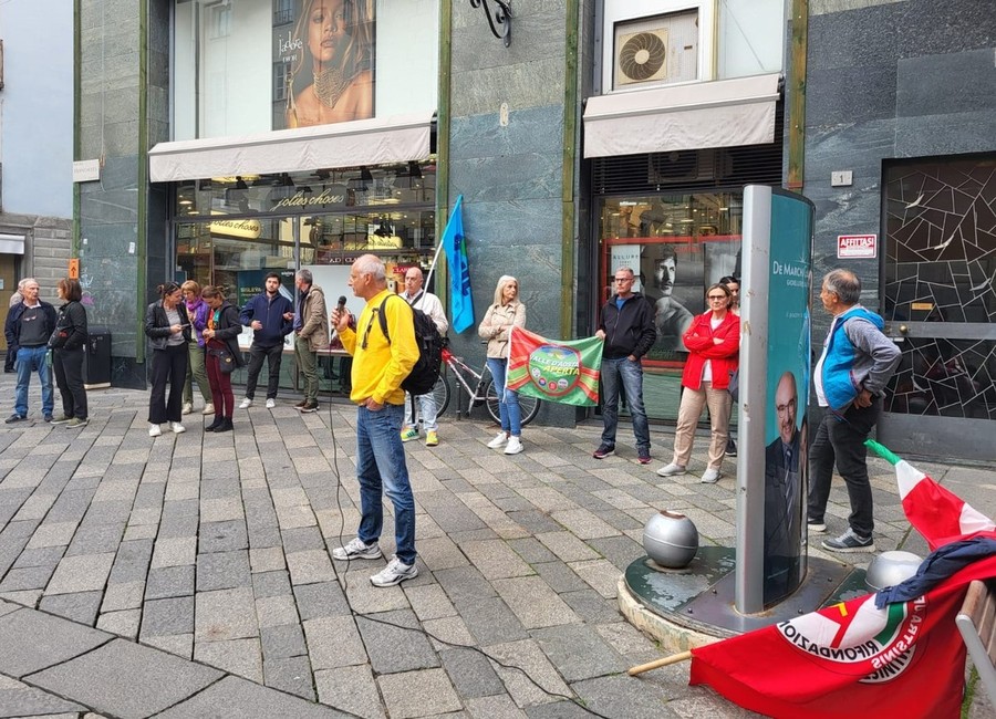 Protesta in piazza ad Aosta contro gli inasprimenti del Ddl Sicurezza