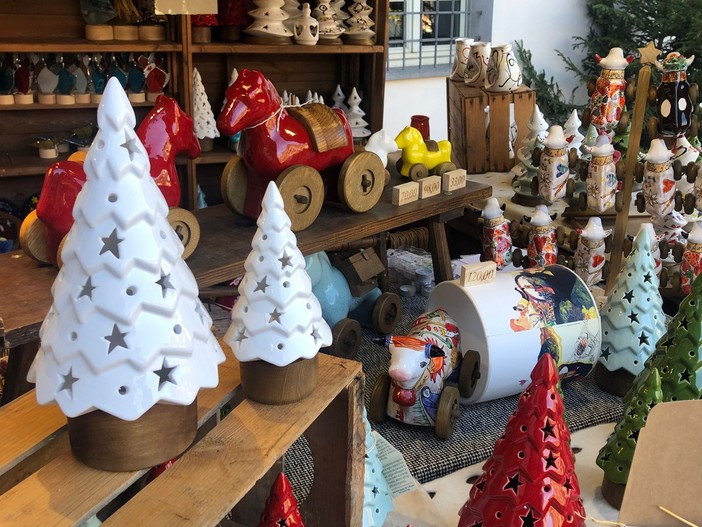 La tradizione rinnovata di Derby Legno Ceramica al Marché Vert Noel