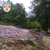 Morgex: bomba d'acqua fa esondare il torrente Dailey, strada chiusa