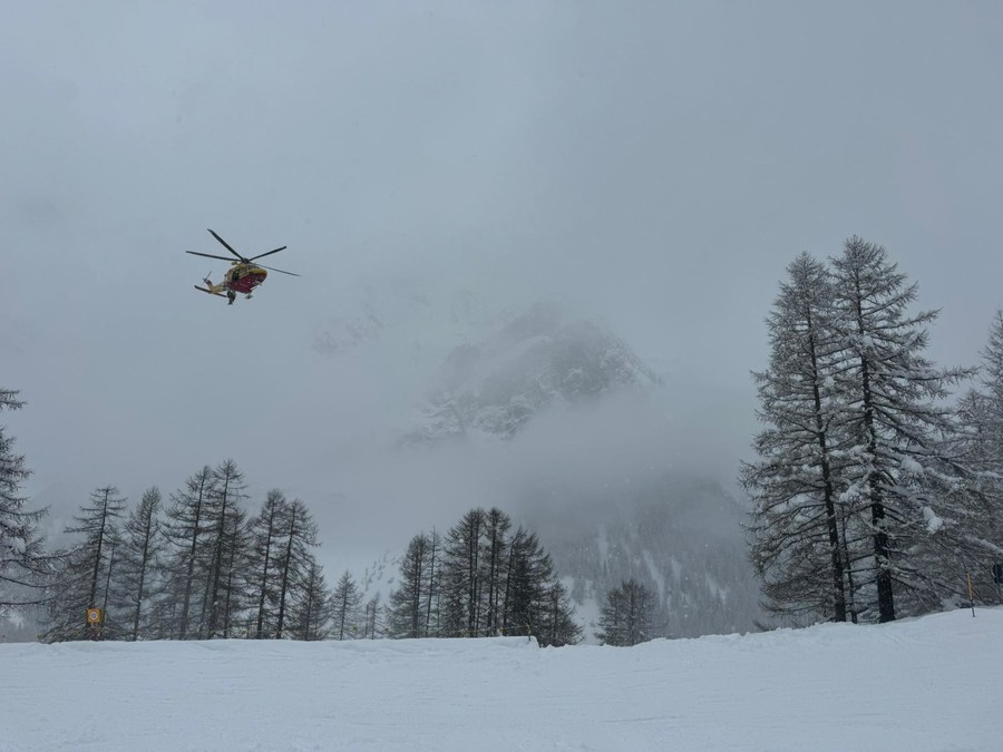 Sciatore travolto da valanga al Colle del Gigante