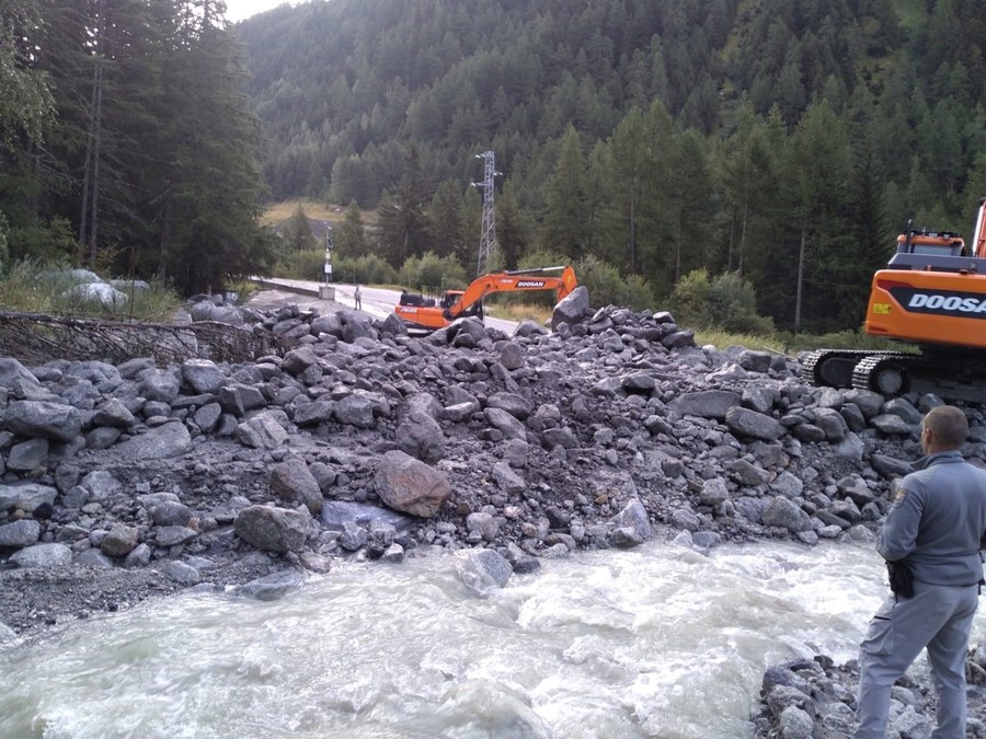 Frana In Val Ferret; è Tornata L'acqua Potabile A Courmayeur - La Prima ...