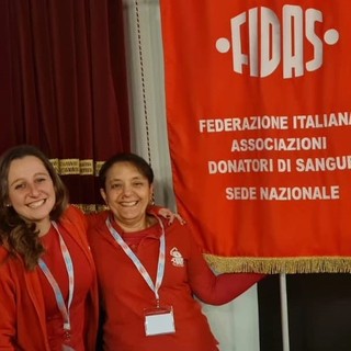 Anna Mele, coordinatrice regionale dei Giovani Fidas Valle d'Aosta e Carla Buzzelli, presidente dei 'Donatori di sangue e organi Silvy Parlato'