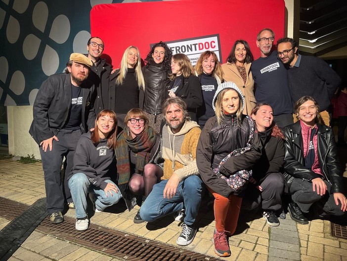 Foto di gruppo per lo staff di Front Doc 2024