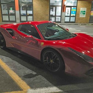 Anche una Ferrari spider nel 'giro' di contrabbando scoperto al Gran San Bernardo