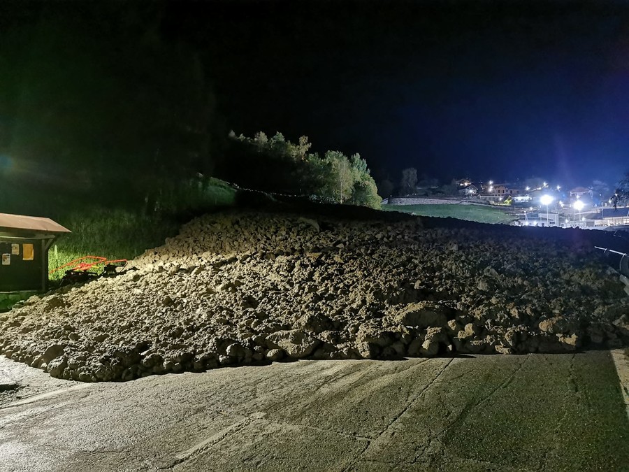 Frana Oyace, riapertura parziale della strada regionale