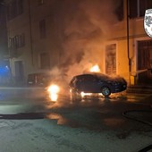 Chatillon, tre auto a fuoco nella notte