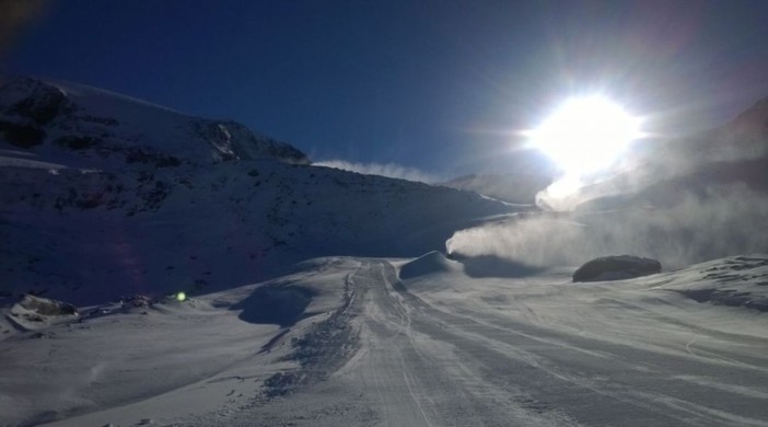 La pista lungo il ghiacciaio del Ventina