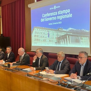 Un momento della conferenza stampa della Giunta regionale; al centro Testolin e Bertschy