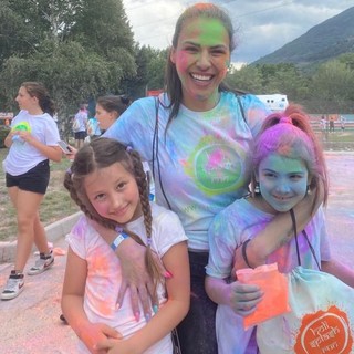 Divertimento, sport e tanti sorrisi all'Holi Splash (cliccare sull'immagine per avviare la minigallery)