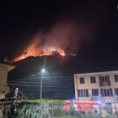 La Cappella di San Rocco circondata dalle fiamme