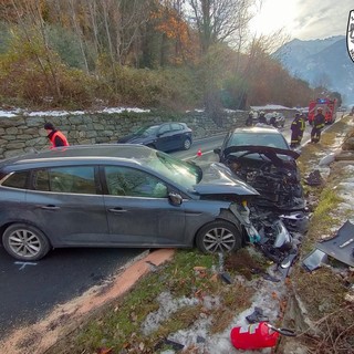 Tre feriti nello scontro fra due auto ad Arnad