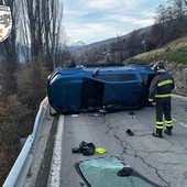 Pick-up si ribalta a Roisan, un ferito