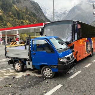 Violento scontro tre due auto a St-Rhémy, un ferito